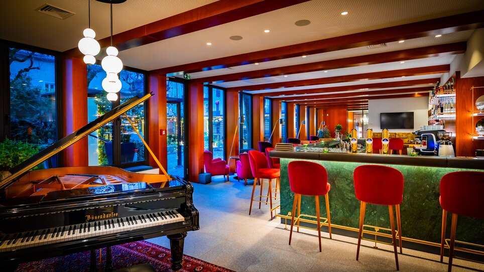 Gemütliche Bar im Parkhotel Graz, ideal für Networking und Geschäftstreffen. | © Parkhotel Graz