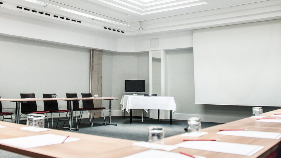 Modern conference room for business events at Hotel Das Weitzer. | © Florian Weitzer Hotels & Restaurants