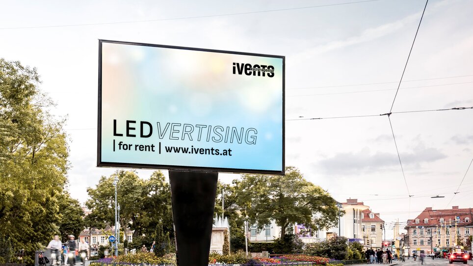 Ein LED-Billboard in Graz, das Werbung anzeigt. Webseite ivents.at für Vermietung. | © Ulrike Rauch