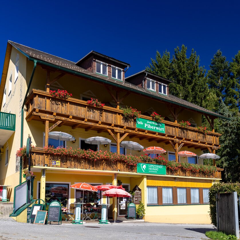 Außenansicht vom Gasthof Piberwirt in der Lipizzanerheimat | © Erlebnisregion Graz_TV-Schiffer