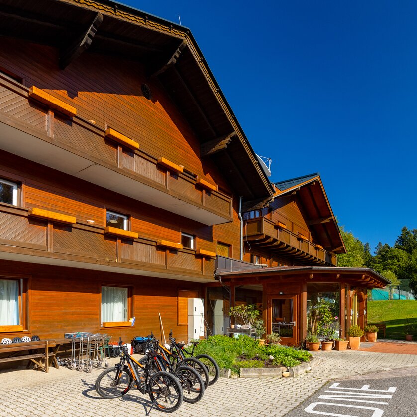 Enzianhof Eingangsbereich | © Erlebnisregion Graz_TV-Schiffer Eingangsbereich beim Naturhotel Enzianhof | © Erlebnisregion Graz_TV-Schiffer