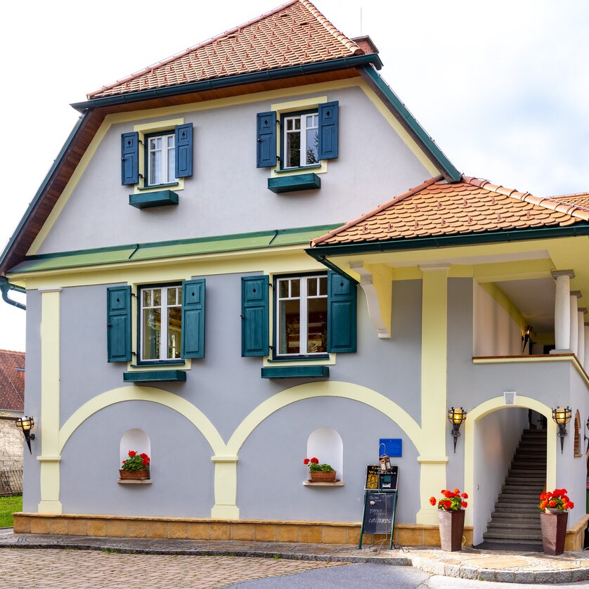 Pension zur Weinlaube Eingang | © Erlebnisregion Graz_TV-Schiffer Eingangsbereich zur Pension zur Weinlaube in der Lipizzanerheimat | © Erlebnisregion Graz_TV-Schiffer