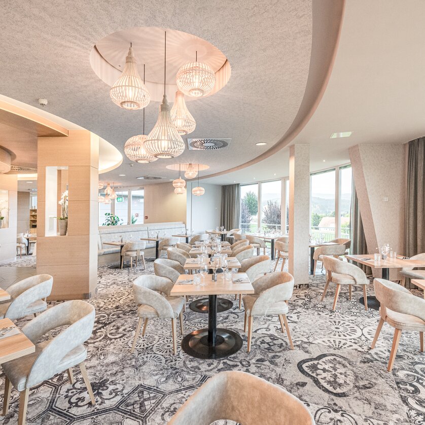 Restaurant im Thermenhotel NOVA | © Lipizzanerheimat-DieAbbilderei Restaurant im Thermenhotel NOVA | © Lipizzanerheimat-DieAbbilderei