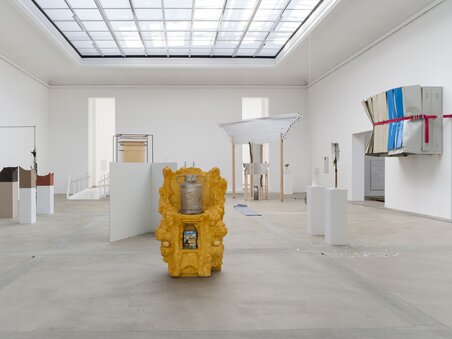 A modern art space featuring various sculptures and installations. | © Markus Krottendorfer