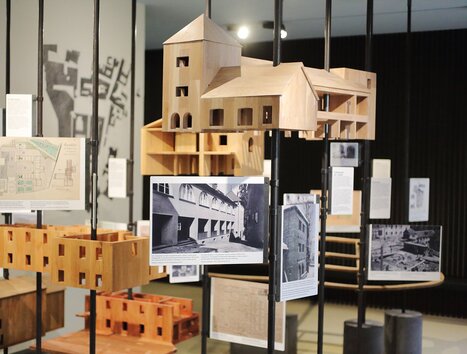 Esposizione di modelli architettonici e piani al Museo di Etnografia. | © Universalmuseum Joanneum - J. Kucek