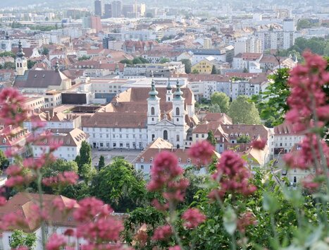 Aerial view of Graz with its rooftop landscape. | © Jasminka Putopis
