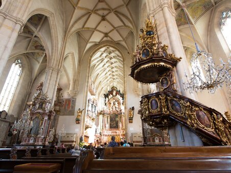 Luce e architettura nel Chiostro di San Francesco. | © Graz Tourismus - Harry Schiffer