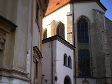 Ansicht des Grazer Doms und umliegender Gebäude. | © Graz Tourismus - Harry Schiffer