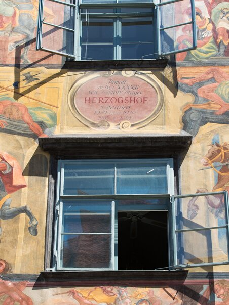 Facade of the Painted House in Graz featuring historic frescoes. | © Graz Tourismus - Harry Schiffer