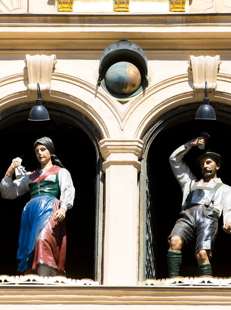 Figure tradizionali nel Carillon a Graz. | © Graz Tourismus - Harry Schiffer