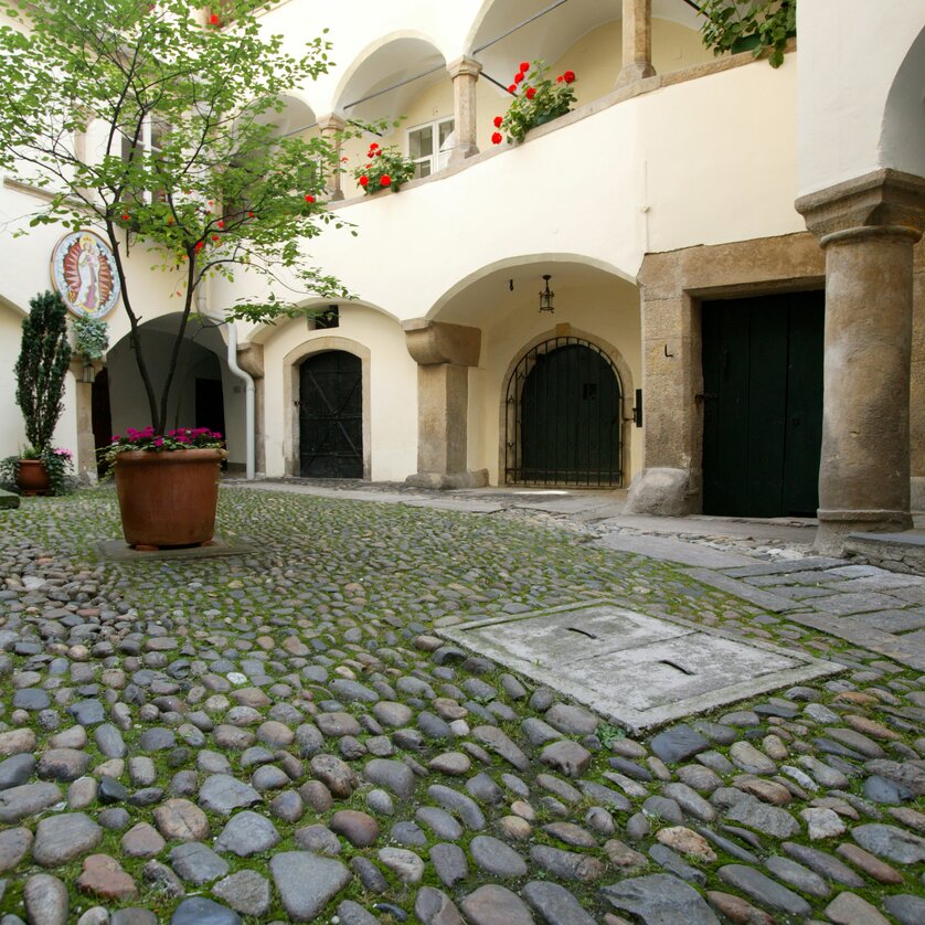 Cortile dei cavalieri teutonici | © Graz Tourismus - Harry Schiffer Cortile dei cavalieri teutonici | © Graz Tourismus - Harry Schiffer