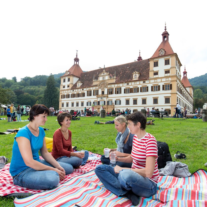 Museums-Picknick im Grünen - Schloss Eggenberg I Graz I Steiermark | © Graz Tourismus - Harry Schiffer Museums-Picknick im Grünen - Schloss Eggenberg I Graz I Steiermark | © Graz Tourismus - Harry Schiffer