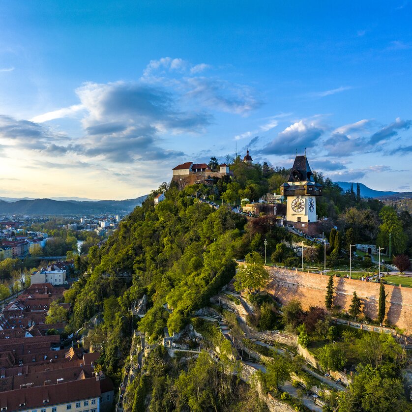 Schlossberg in Graz: Graz Clock Tower and City View | © Graz Tourismus - eibl The Graz Clock Tower on Schlossberg in Graz and the city view. | © Graz Tourismus - eibl