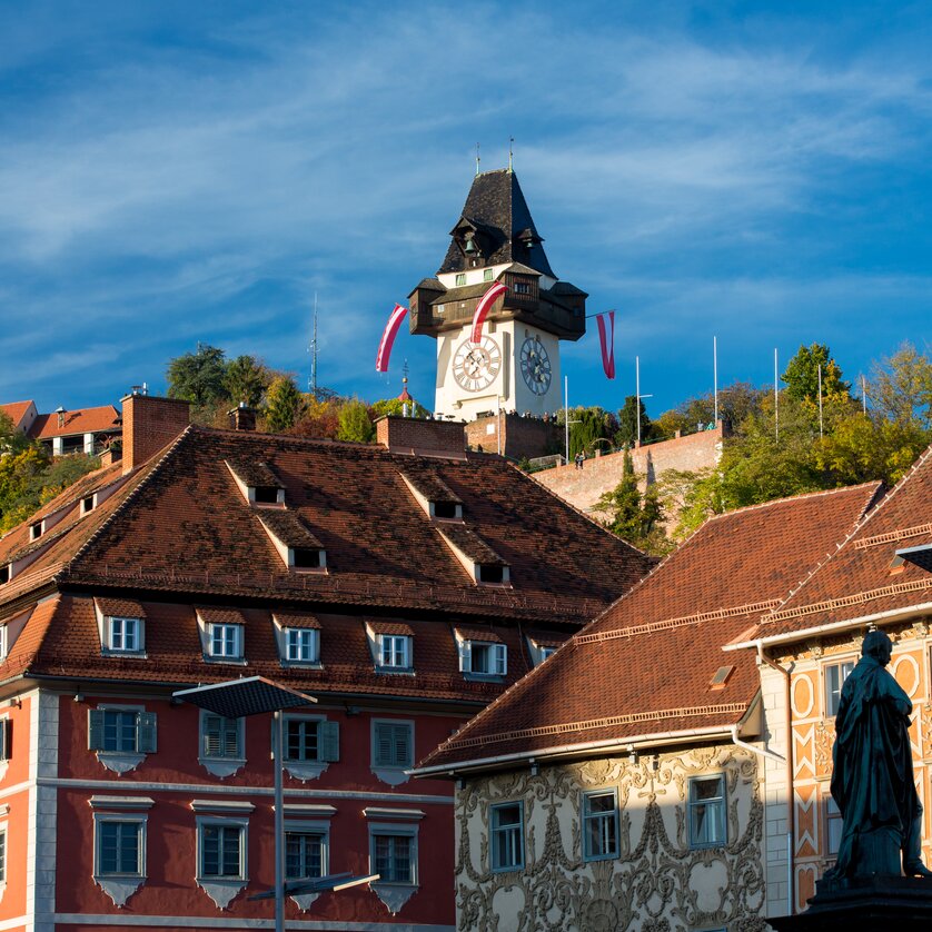 Schlossberg mit Uhrturm | © Graz Tourismus - Harry Schiffer Blick vom Hauptplatz zum Uhrturm | © Graz Tourismus - Harry Schiffer