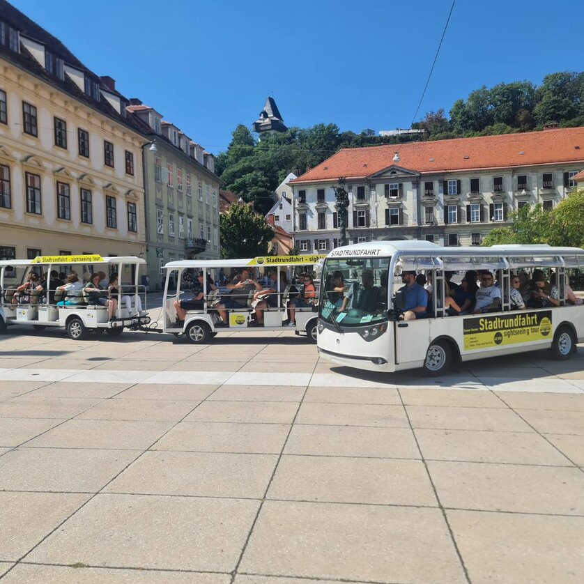 Through Graz with the citytbus | © Graz Stadtrundfahrten Through Graz with the citytbus | © Graz Stadtrundfahrten