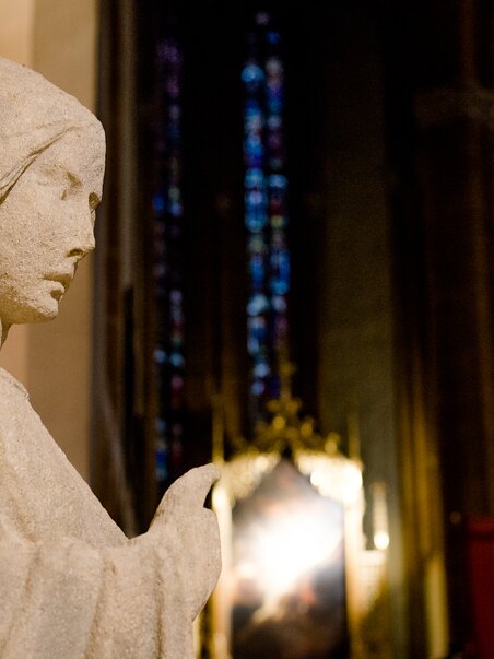 Una statua di pietra nella chiesa di pellegrinaggio Maria Strassengel. | © TV Region OberGraz-Mias Photoart