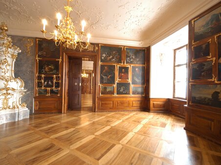 Interno del Castello di Seggau con eleganti dipinti. | © Kasca