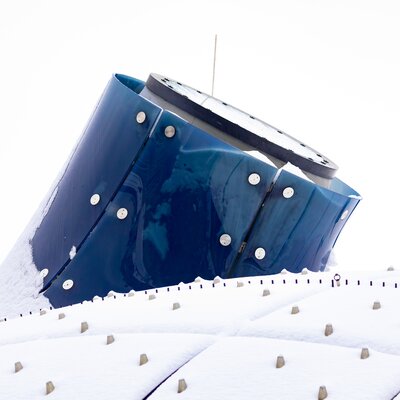Das schneebedeckte Kunsthaus in Graz im Winter. | © Graz Tourismus - Harry Schiffer