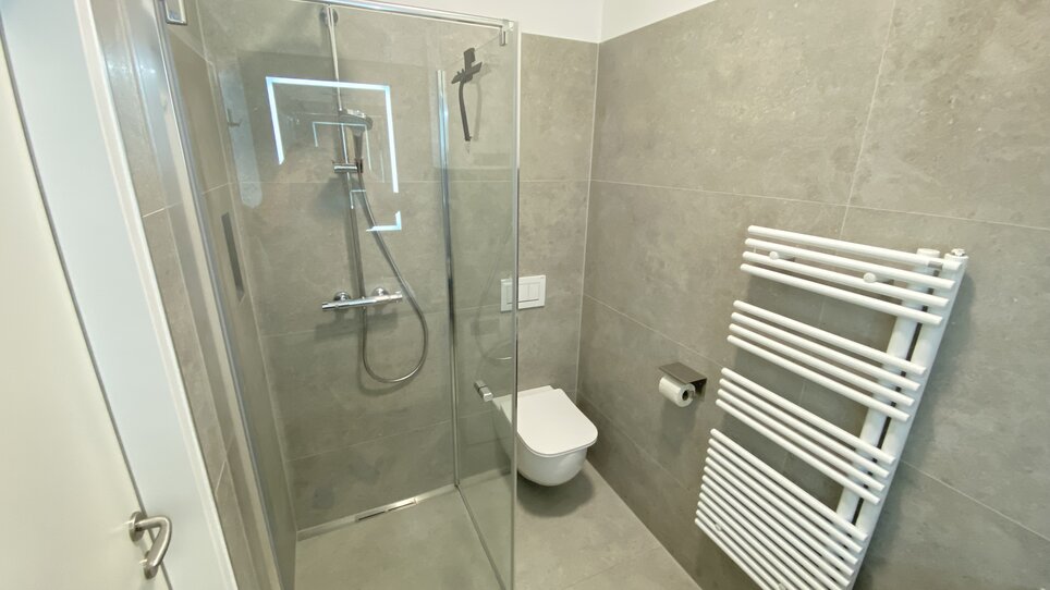 Modern shower in Cityappartment Graz. | © R. Arnus