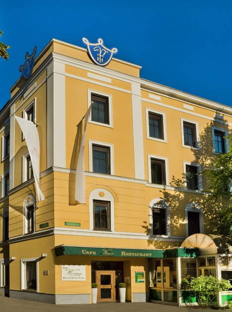 Hotel view with restaurant and café on the ground floor. | © Parkhotel Graz